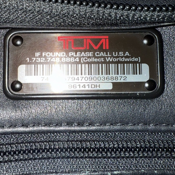 Tumi 96141DH Soft Black Leather Laptop Bag with Strap - Picture 8 of 15